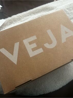 Veja Shoe Box Label - White and Black on Brown